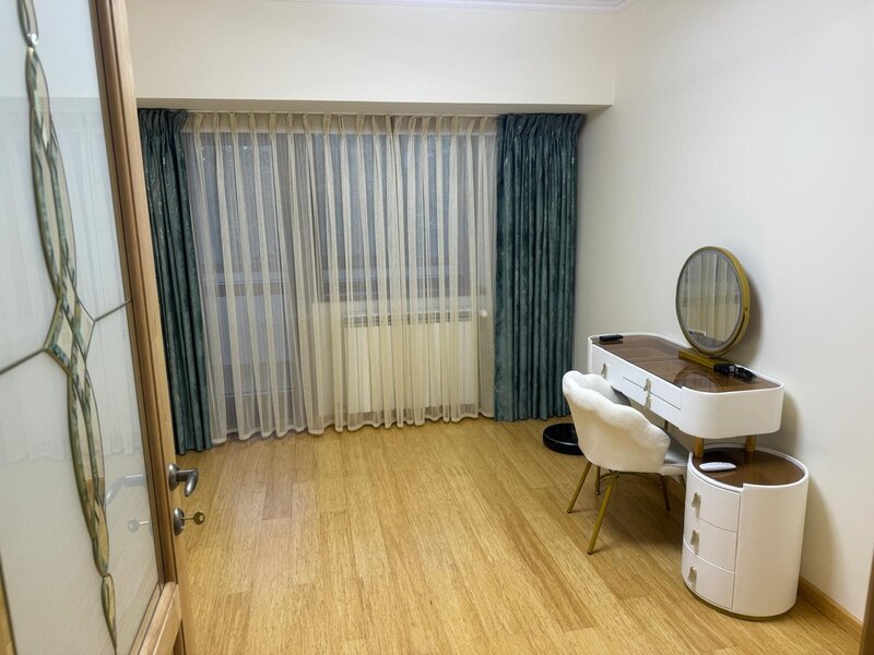 Decebal - proprietar.